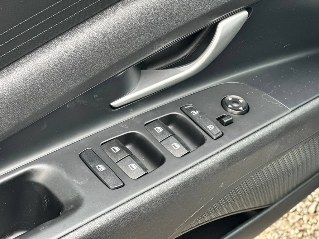 Used 2024 Hyundai Elantra SEL FWD image 13