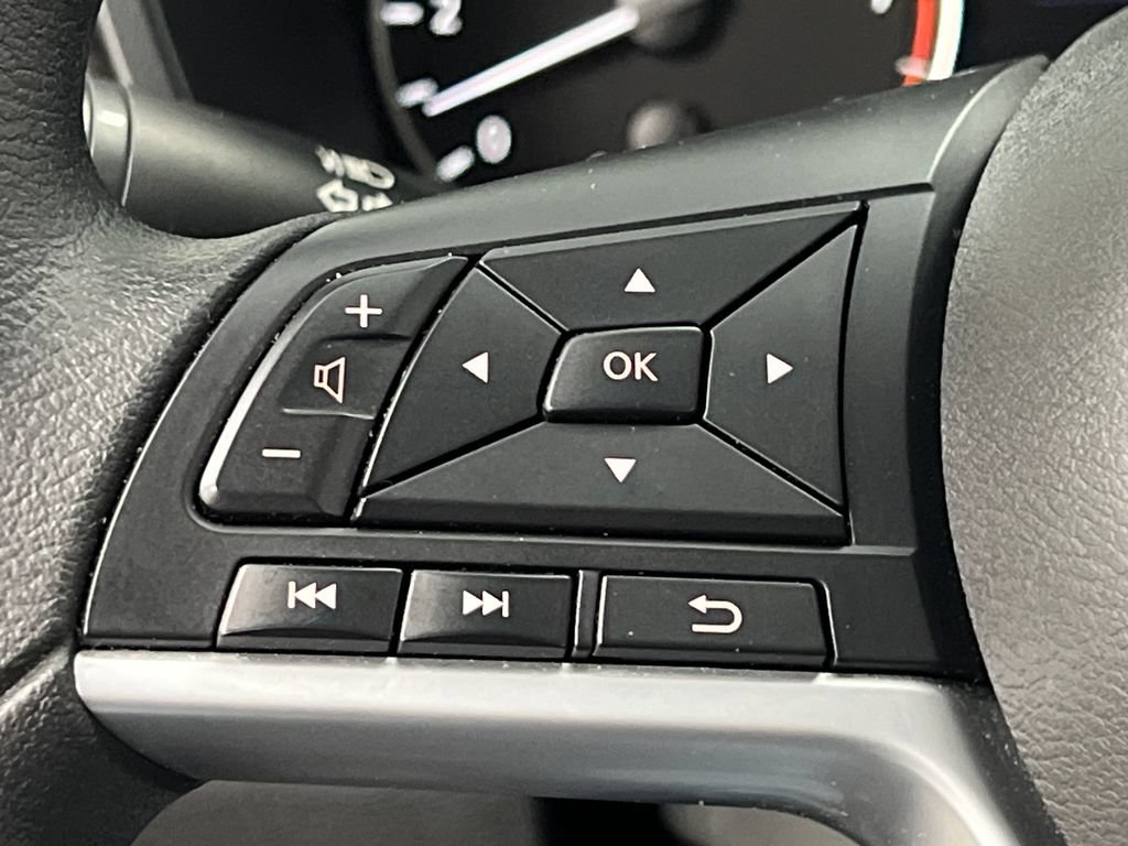Used 2025 Nissan Altima 2.5 SV FWD image 43