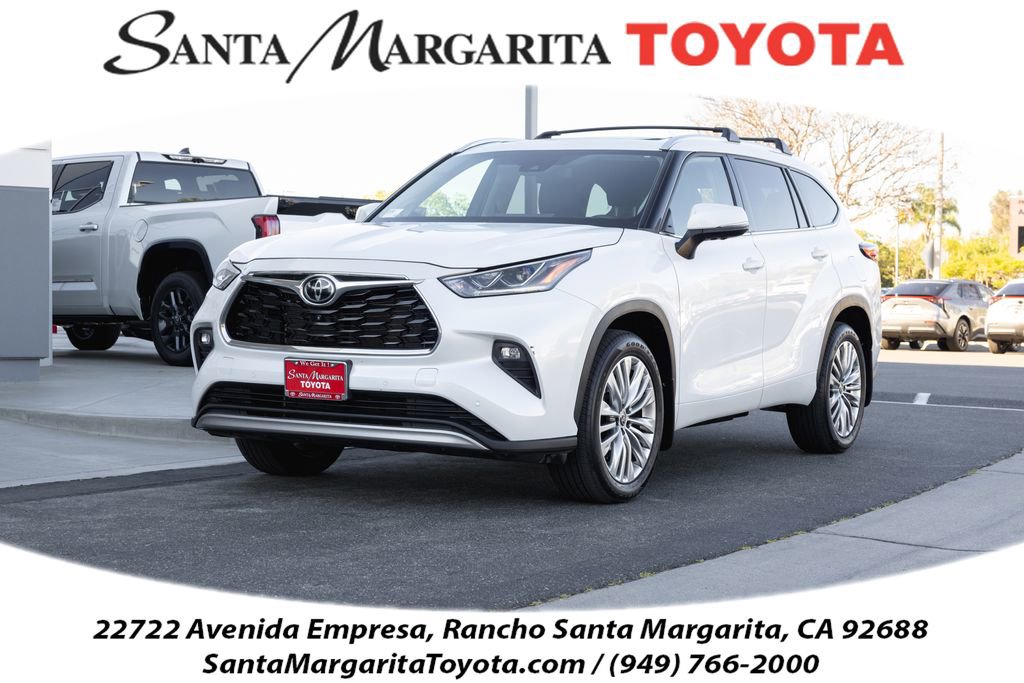 Used 2023 Toyota Highlander Platinum image 1