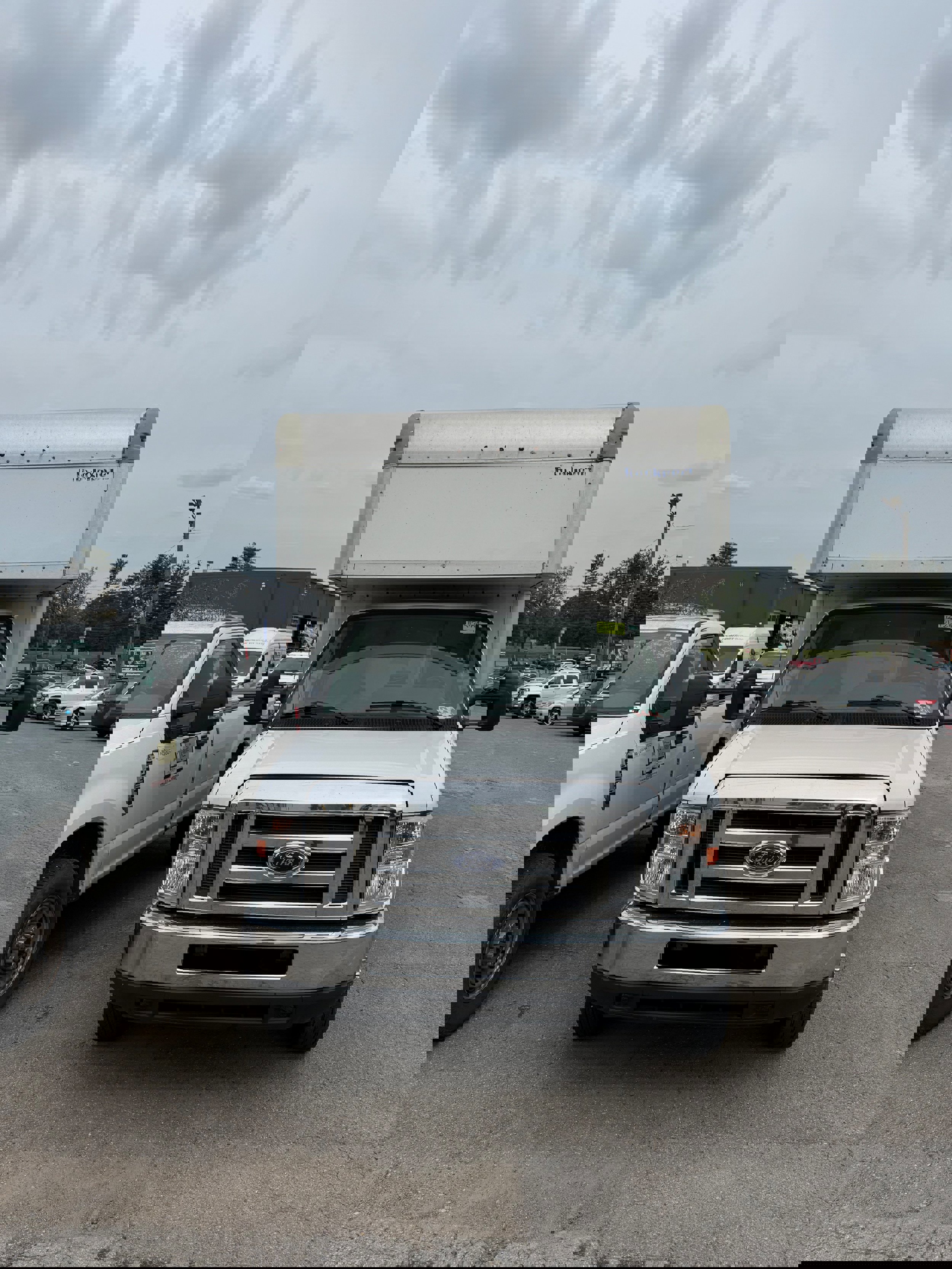 Used 2018 Ford E-450 and Econoline 450 Super Duty w/ Power Windows & Locks Group RWD image 3