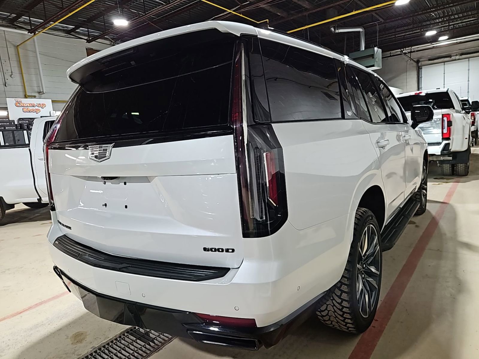 Used 2023 Cadillac Escalade Sport image 3