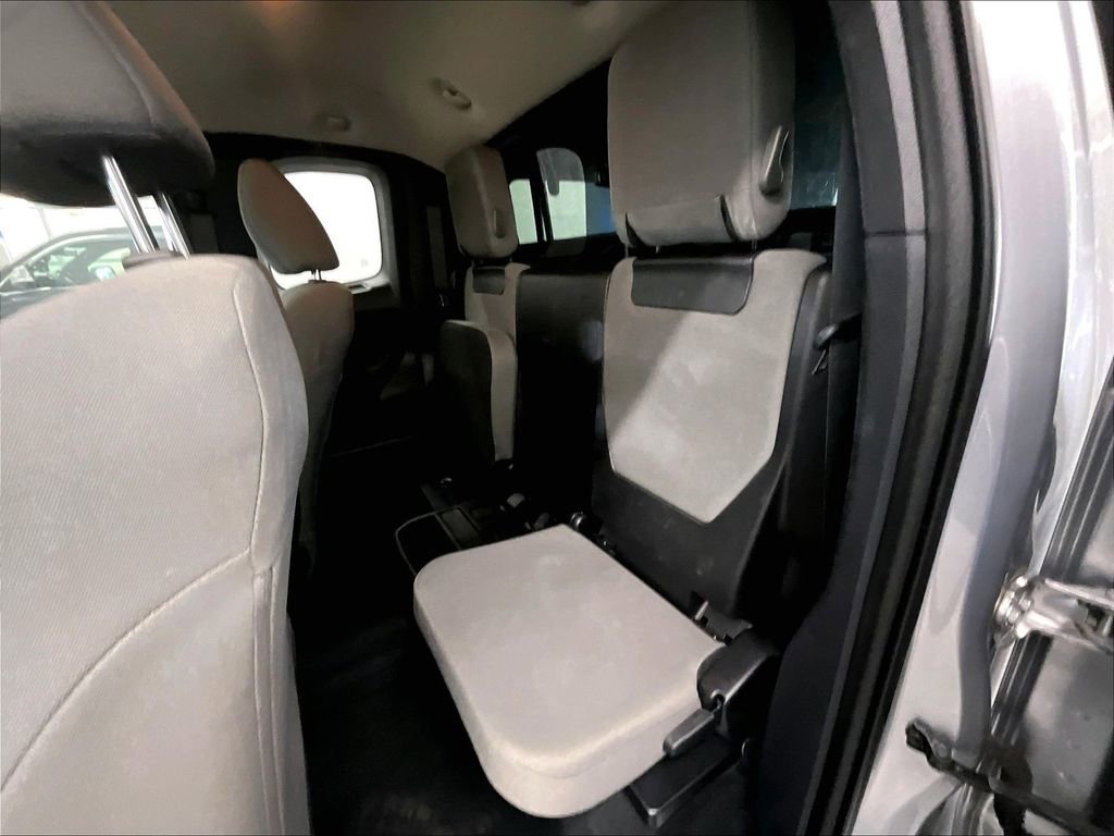 Used 2018 Toyota Tacoma SR5 image 15