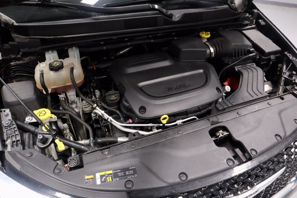 Used 2023 Chrysler Pacifica Limited FWD image 14