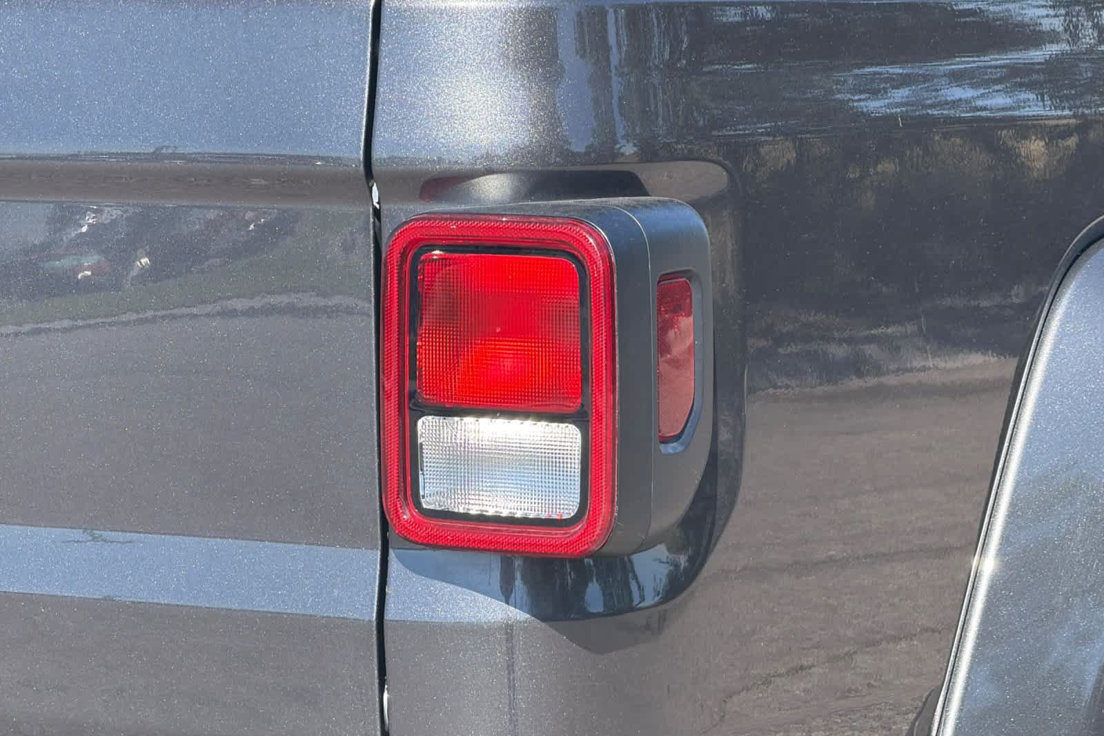Used 2023 Jeep Gladiator Sport AWD/4WD image 27