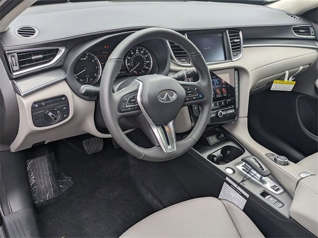 New 2025 INFINITI QX50 Luxe image 11