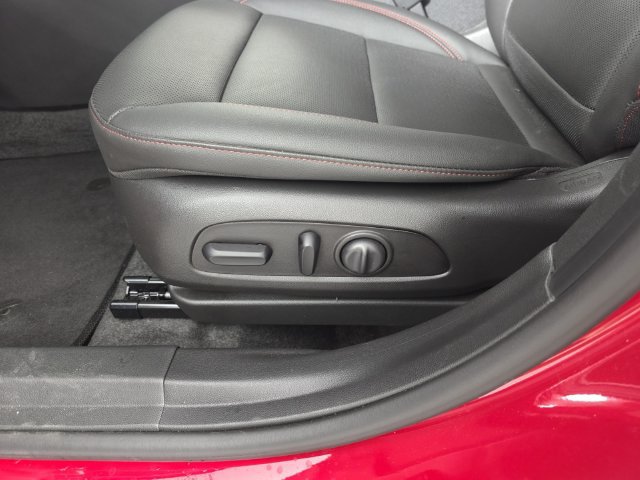 Used 2026 Chevrolet Trax RS w/ Driver Confidence Package FWD image 23