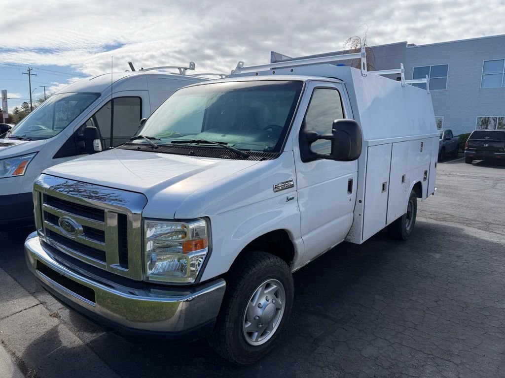 Used 2013 Ford E-350 and Econoline 350 Super Duty w/ PWR Locks & Windows Group RWD image 3