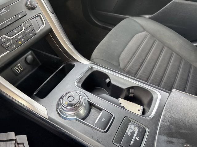 Used 2020 Ford Fusion SE image 28