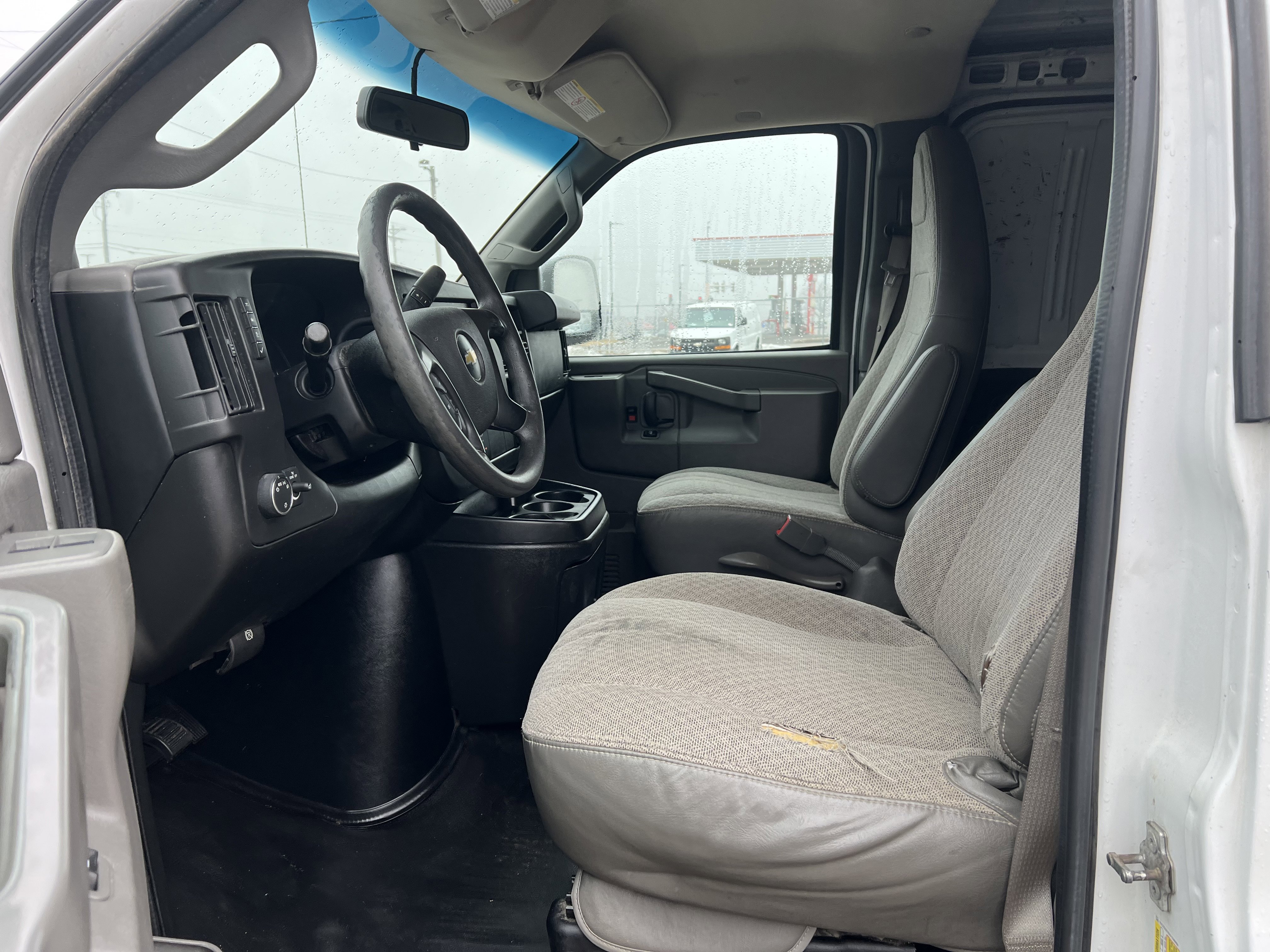 Used 2016 Chevrolet Express 3500 image 13