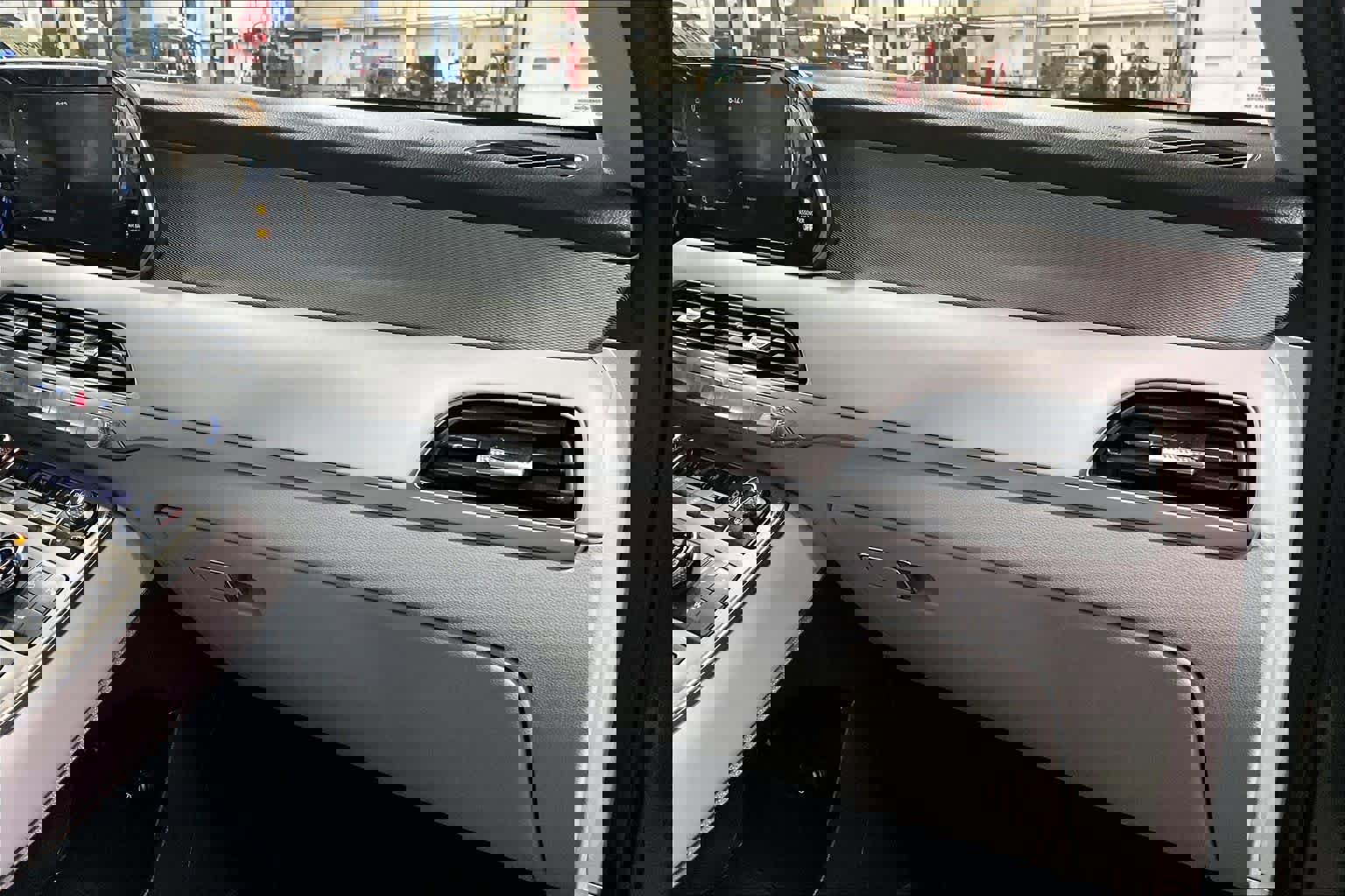 Used 2022 Hyundai Palisade SEL w/ 8P Bench Seat Package image 17