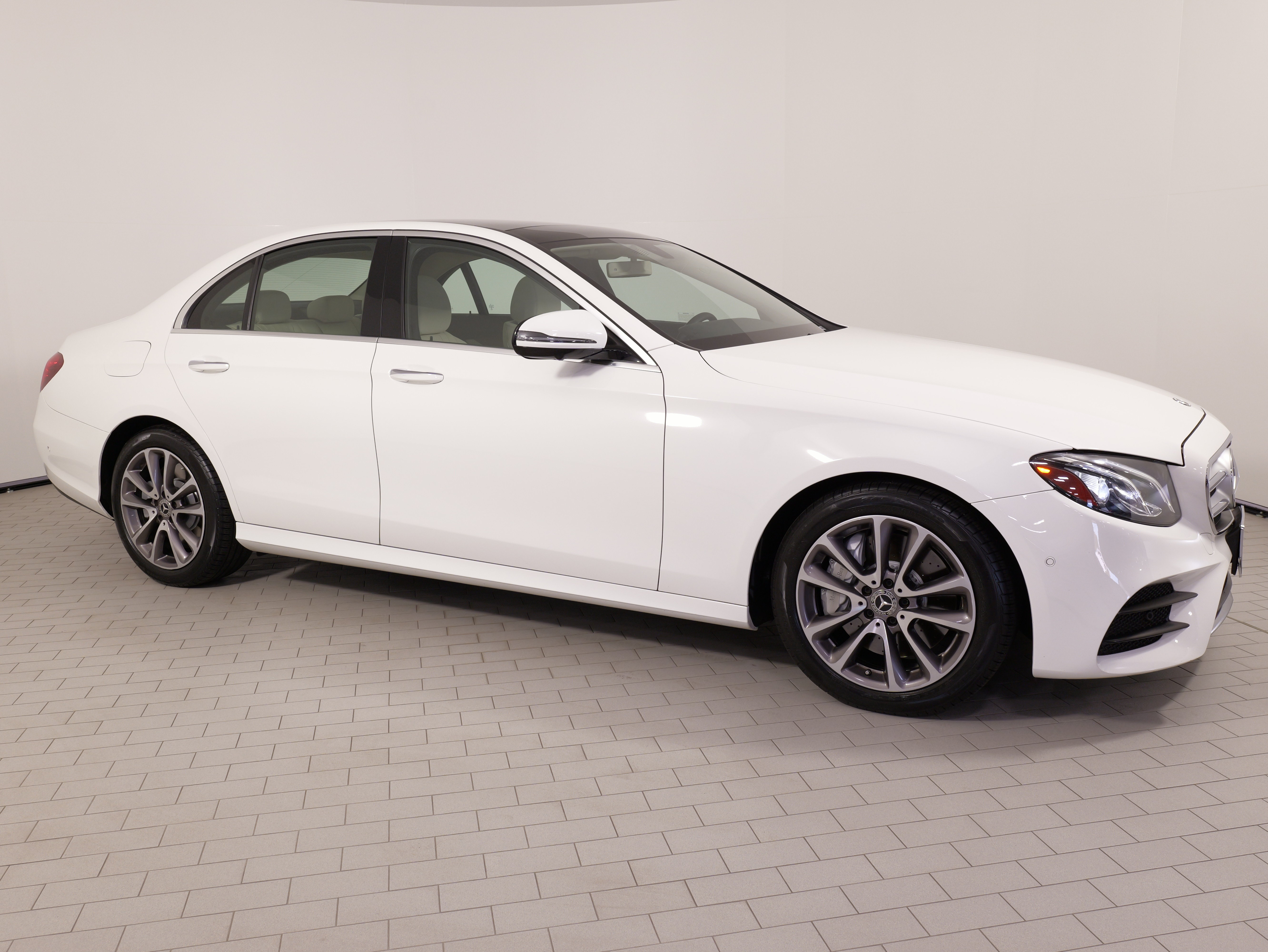 Used 2020 Mercedes-Benz E 450 4MATIC Sedan image 8