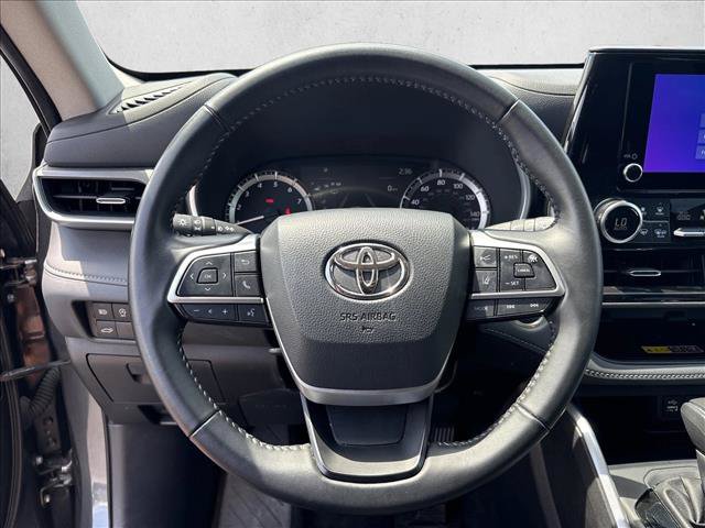 Certified 2025 Toyota Highlander XLE AWD/4WD image 17