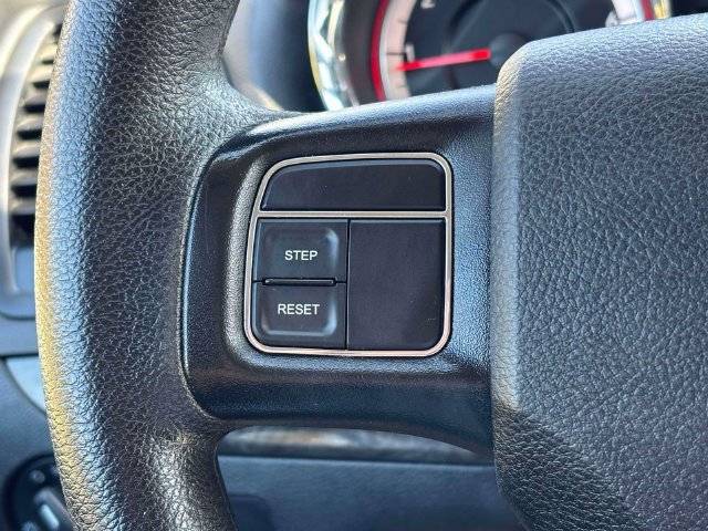 Used 2016 Dodge Grand Caravan SXT FWD image 18