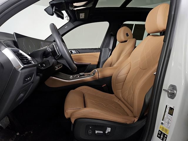 Used 2024 BMW X5 xDrive40i w/ Parking Assistance Package image 13