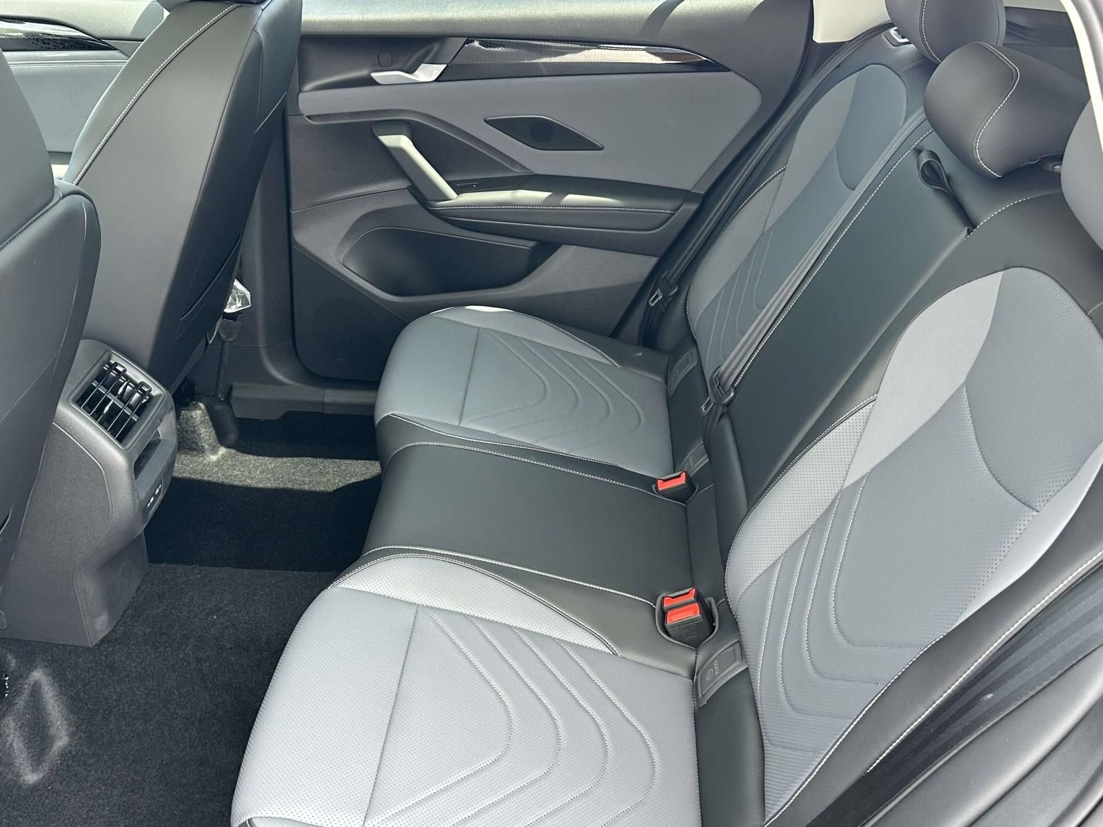 New 2026 Volkswagen Tiguan SE AWD/4WD image 13