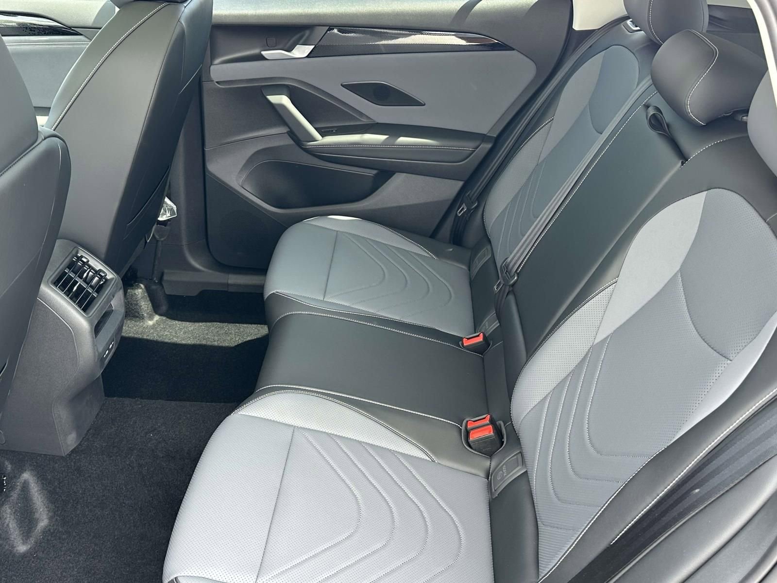 New 2026 Volkswagen Tiguan SE AWD/4WD image 13