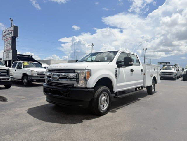 Used 2019 Ford F250 XL w/ Power Equipment Group AWD/4WD image 2