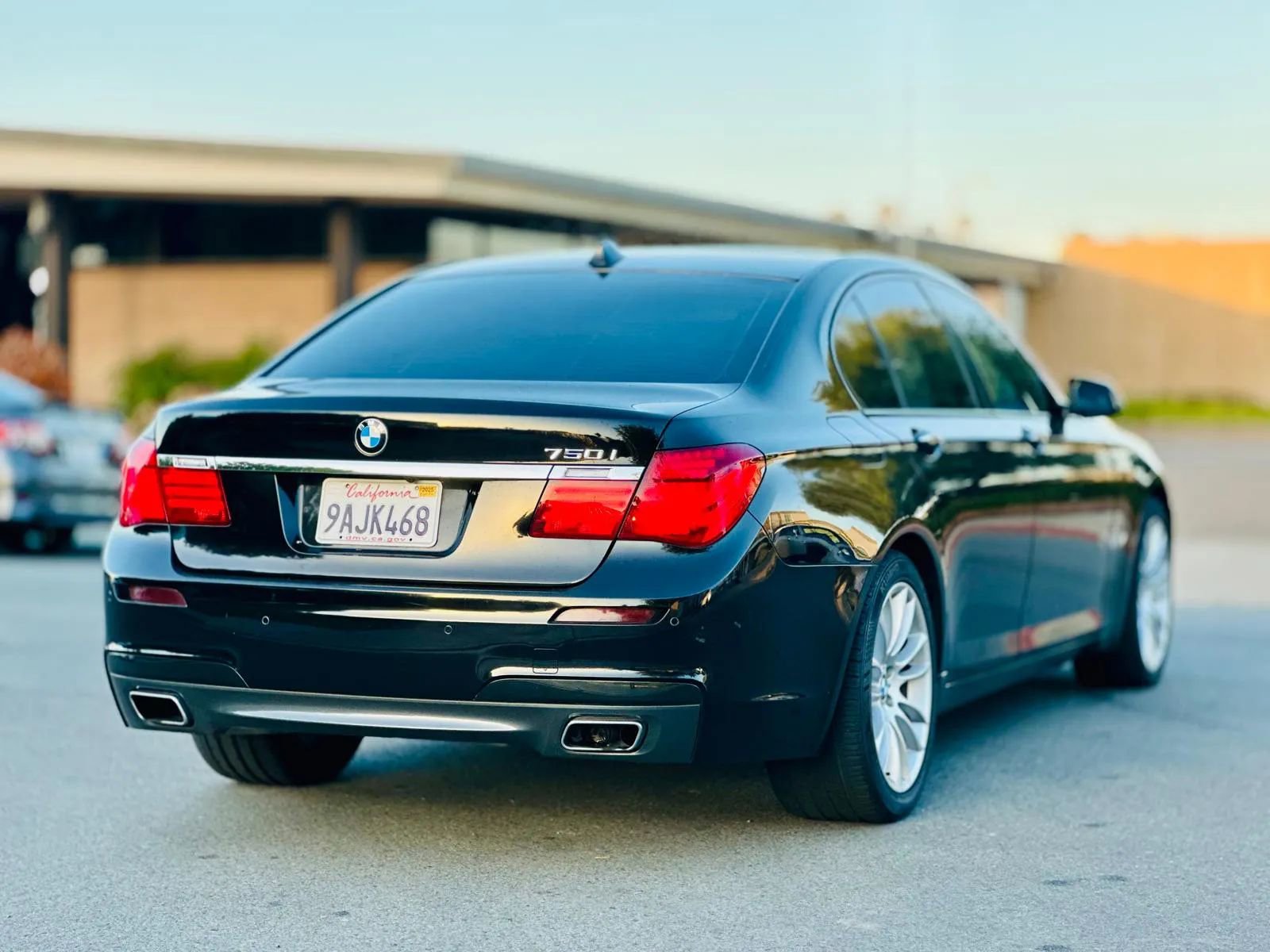 Used 2015 BMW 750i RWD image 5