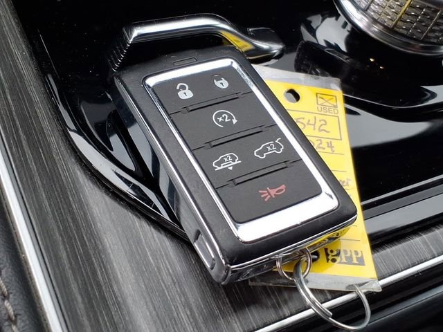 Used 2024 Jeep Wagoneer Series III AWD/4WD image 32