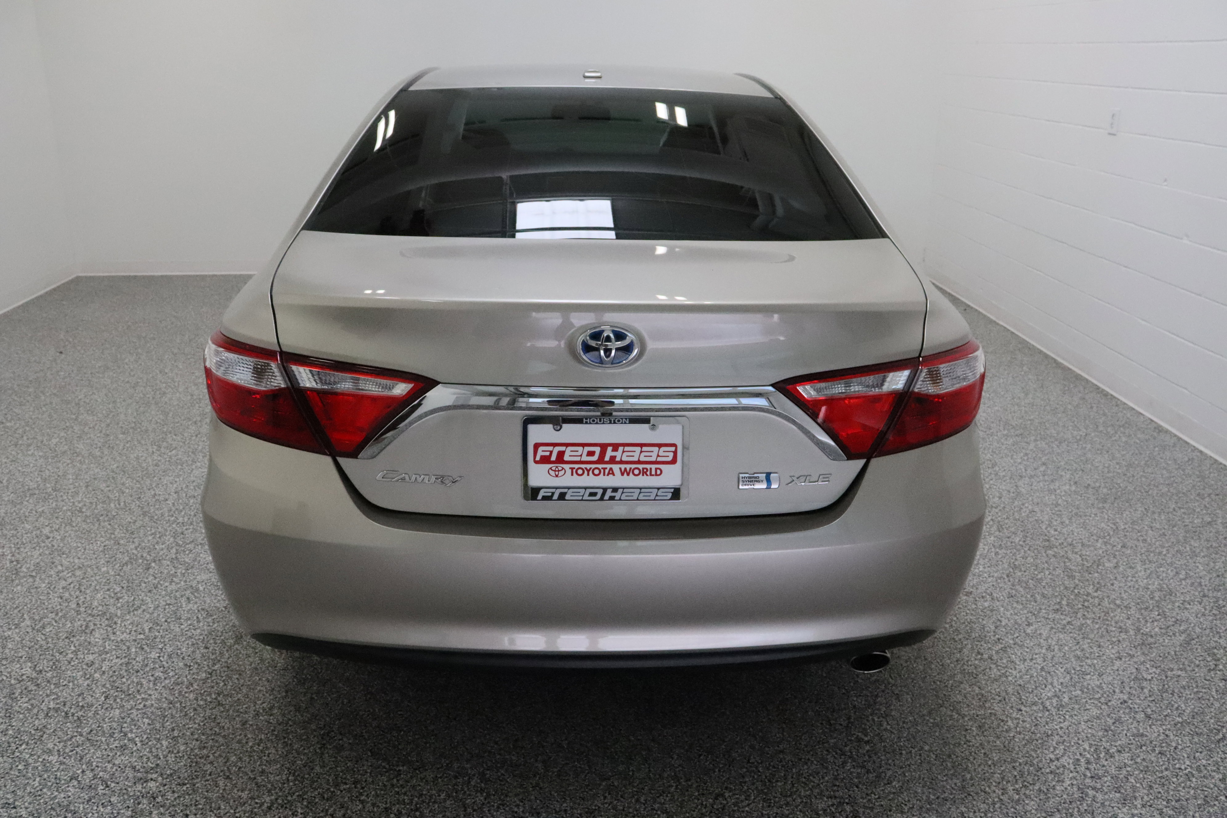 Used 2017 Toyota Camry XLE w/ Moonroof Package FWD image 8