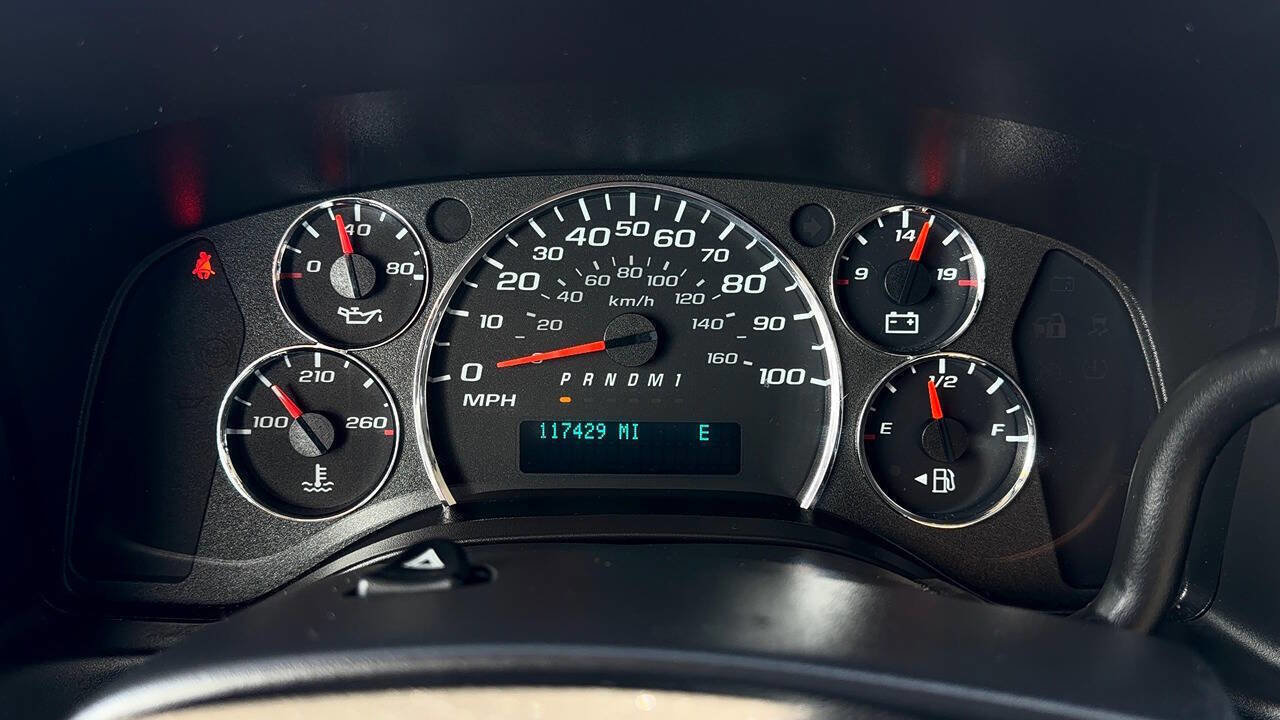 Used 2020 Chevrolet Express 3500 Extended w/ Driver Convenience Package RWD image 16