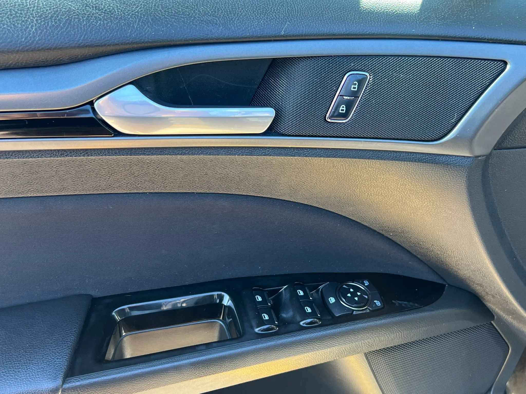 Used 2015 Ford Fusion SE w/ Equipment Group 201A AWD/4WD image 12
