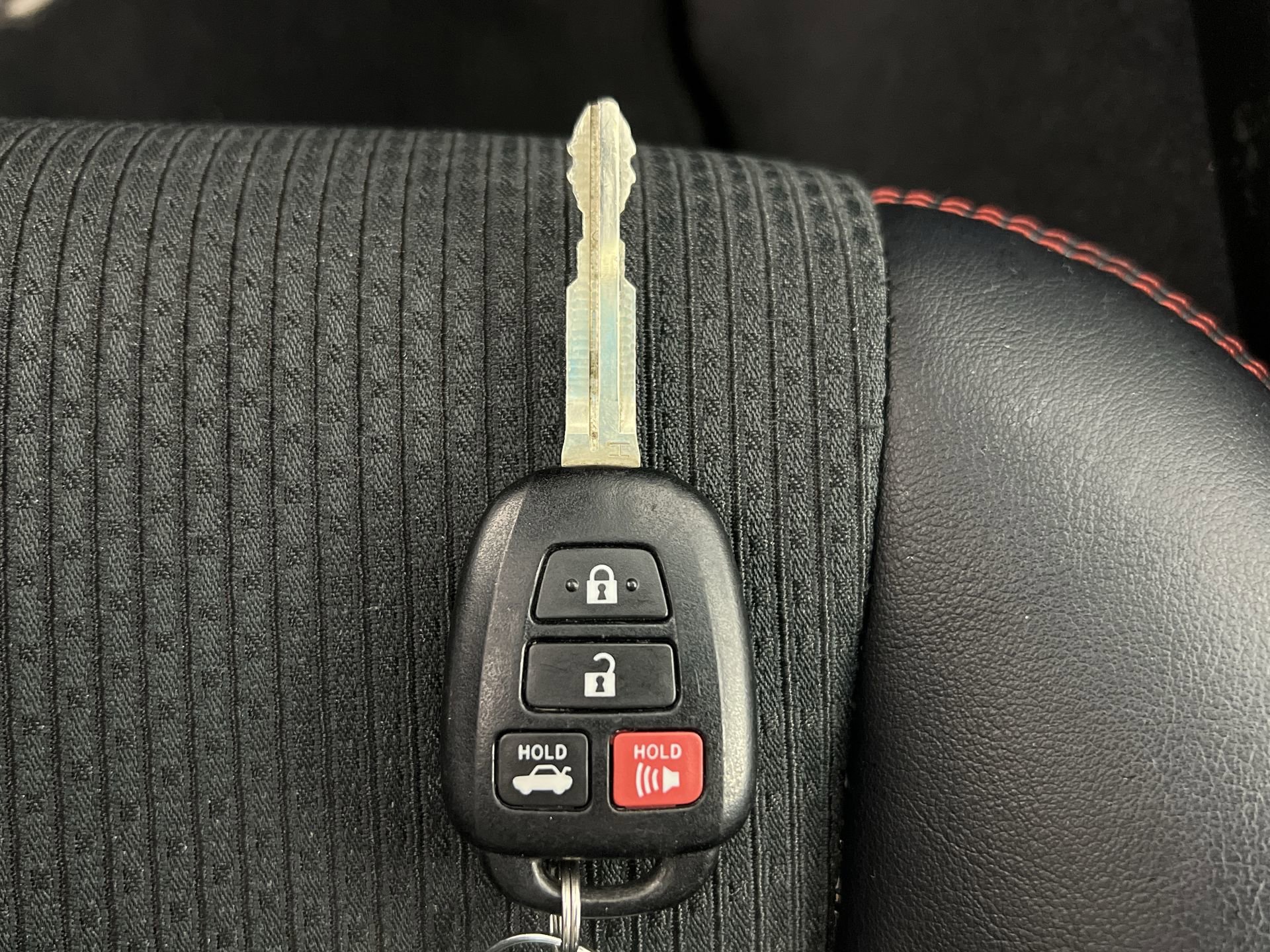 Used 2016 Toyota Camry SE FWD image 37