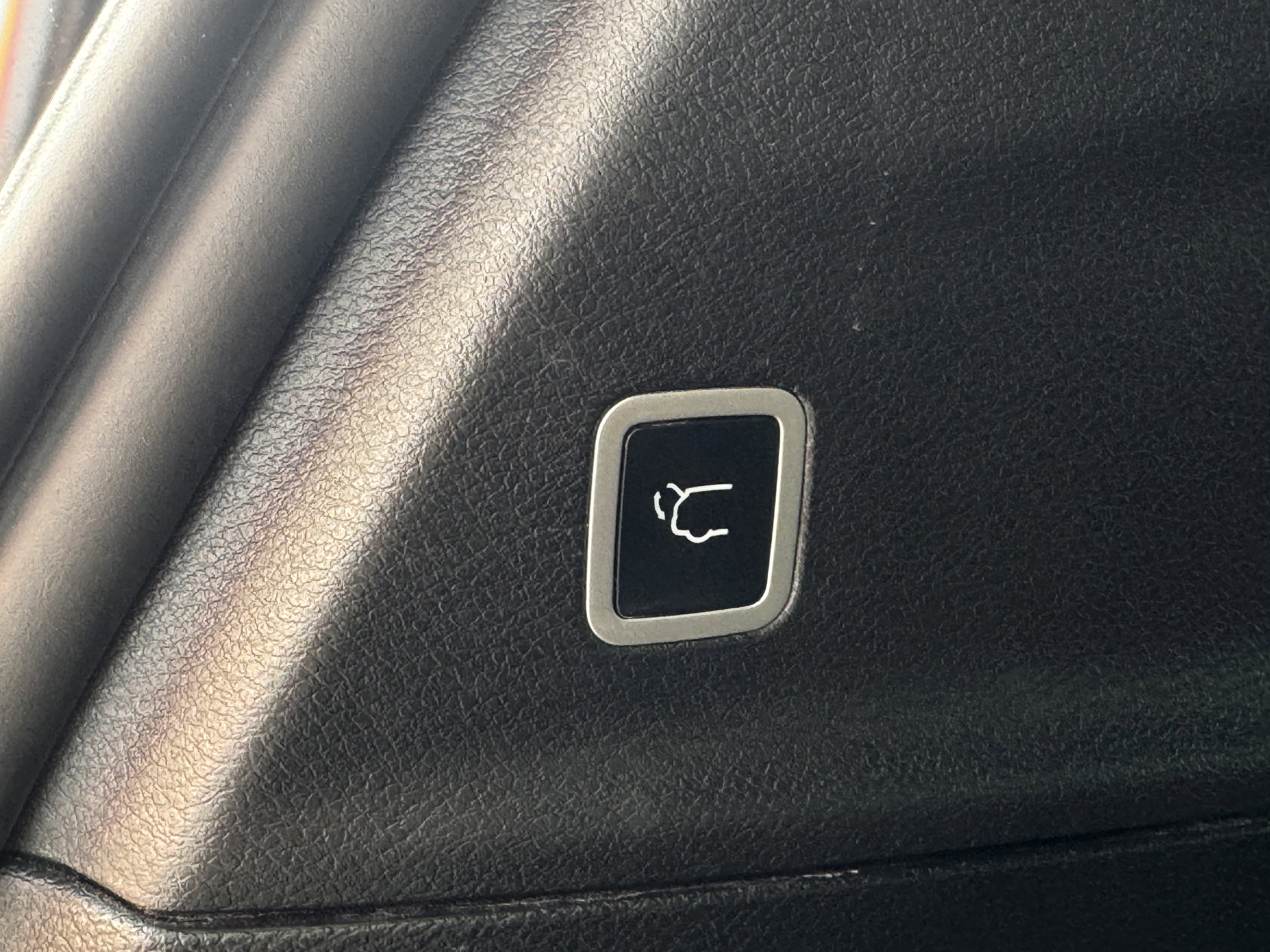 Used 2025 Chrysler Pacifica Select image 9