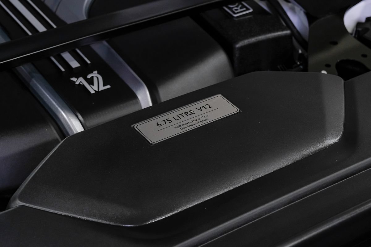 Used 2022 Rolls-Royce Cullinan Black Badge w/ Dark Exterior Package AWD/4WD image 69