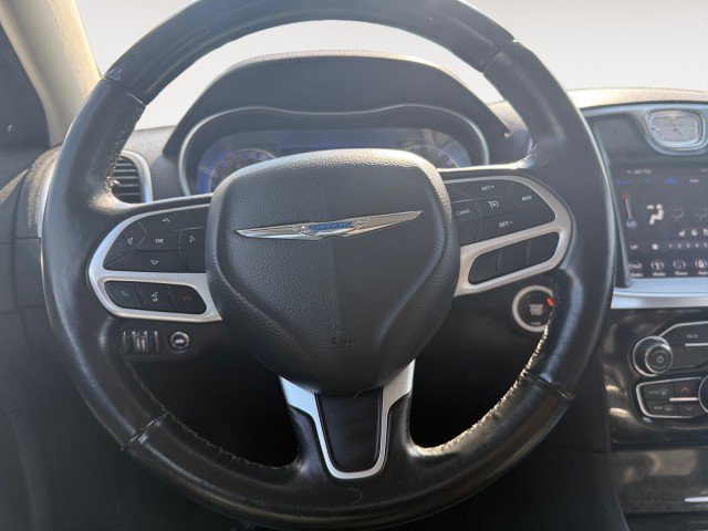 Used 2019 Chrysler 300 Limited RWD image 6