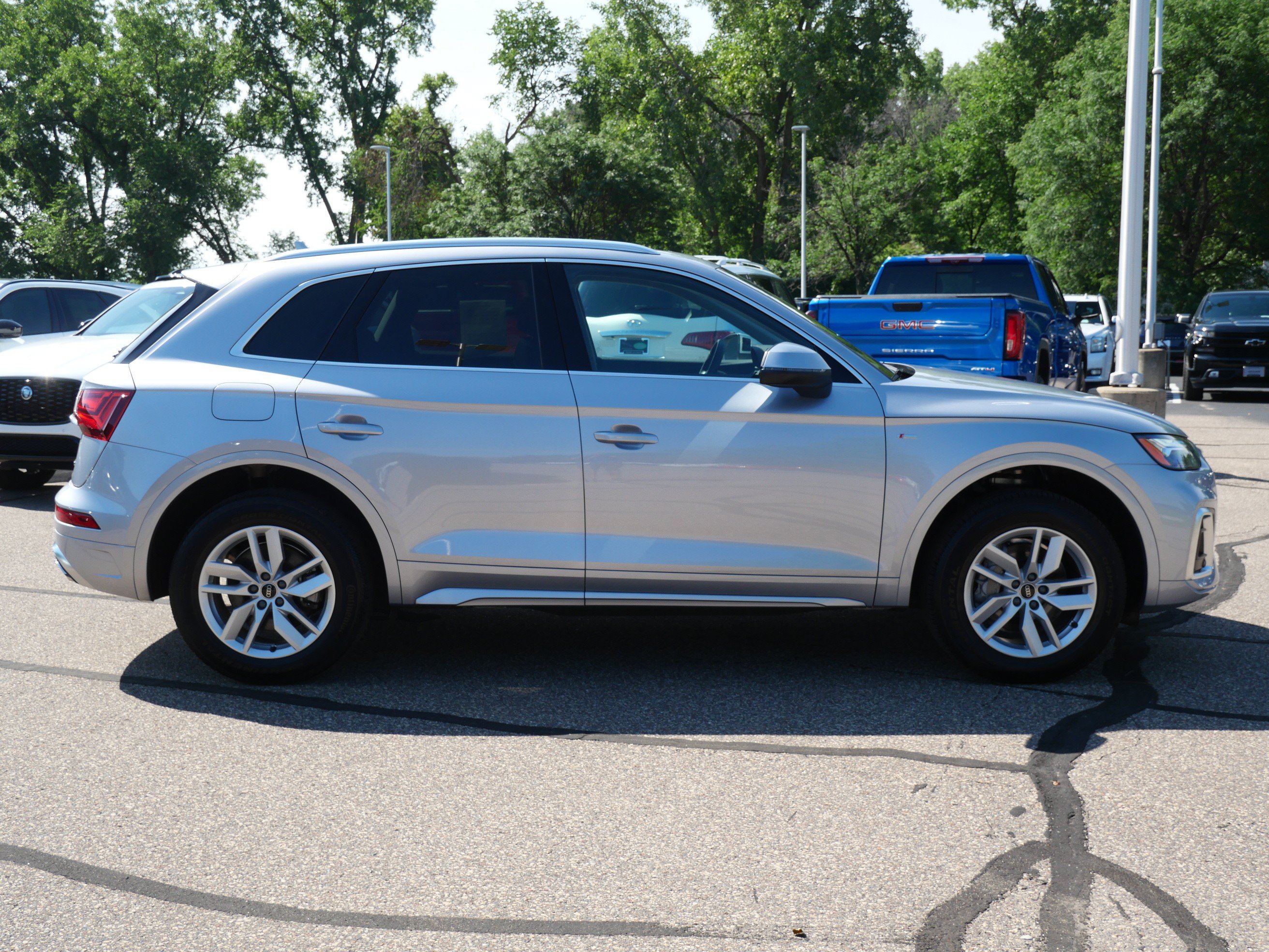 Used 2023 Audi Q5 2.0T Premium w/ Convenience Package AWD/4WD image 6