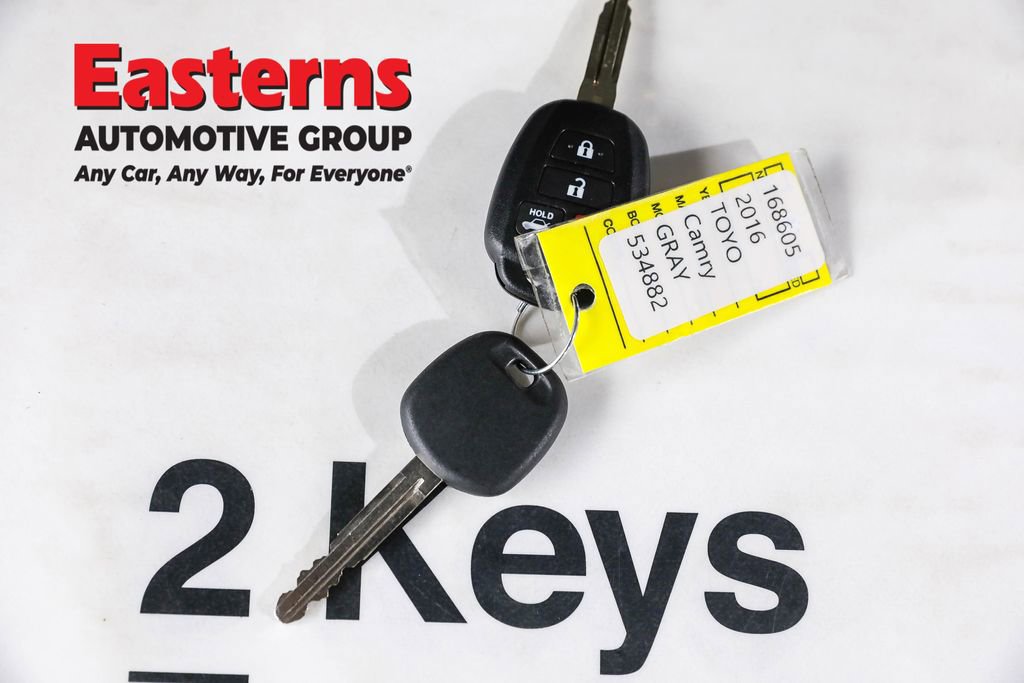 Used 2016 Toyota Camry XLE FWD image 26