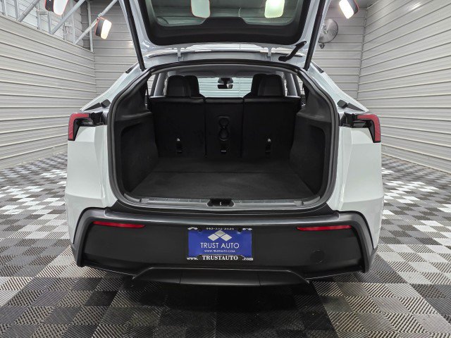 Used 2026 Tesla Model Y 2WD image 31