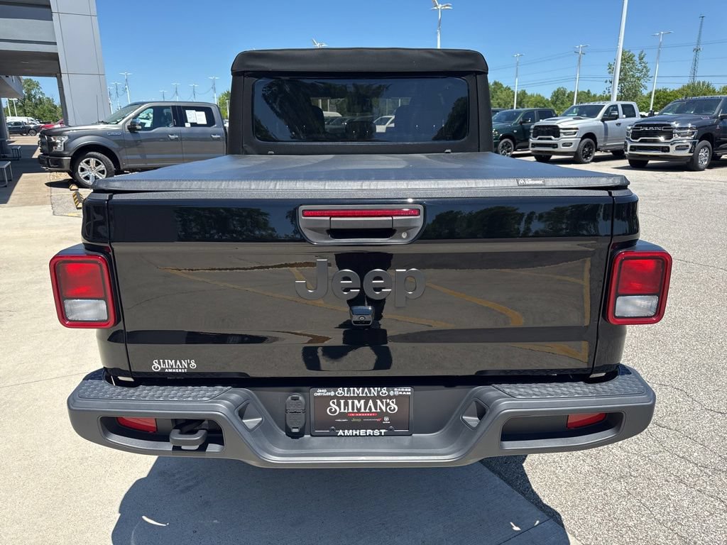 Used 2024 Jeep Gladiator Sport AWD/4WD image 6