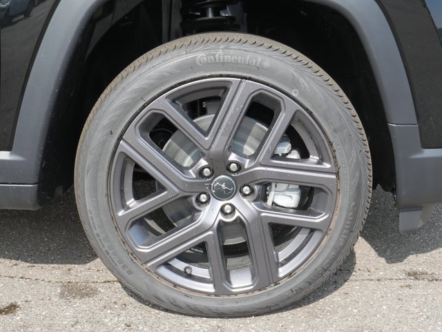 New 2025 Jeep Compass Limited w/ Sun & Sound Group image 13