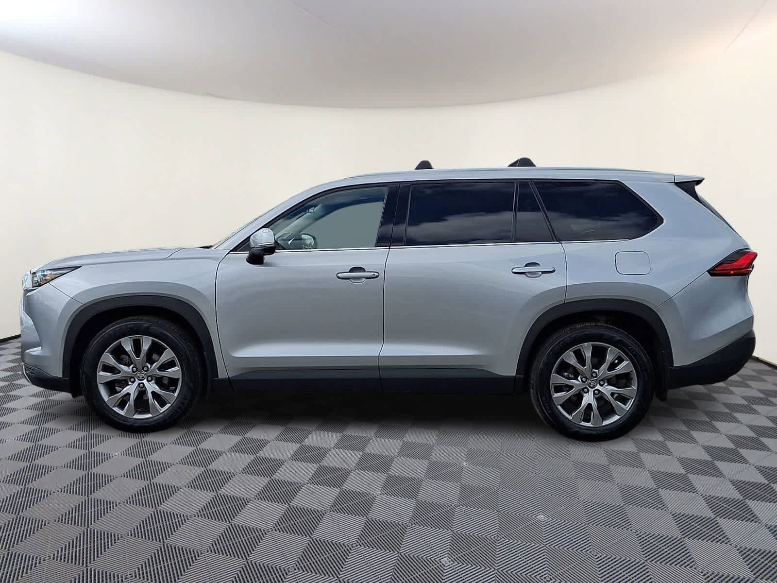 Certified 2024 Toyota Grand Highlander AWD image 10