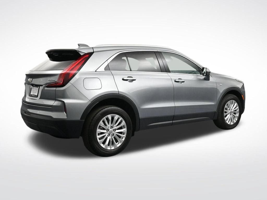 Used 2024 Cadillac XT4 Luxury w/ Cold Weather Package AWD/4WD image 5