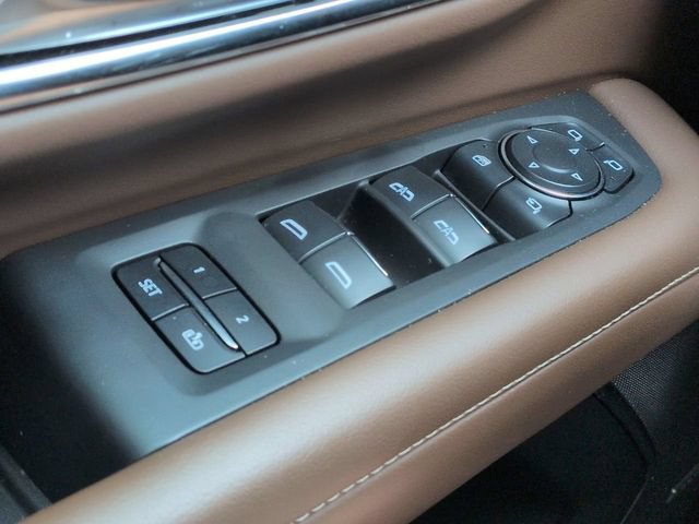 Used 2024 Chevrolet Suburban High Country w/ Advanced Technology Package AWD/4WD image 32