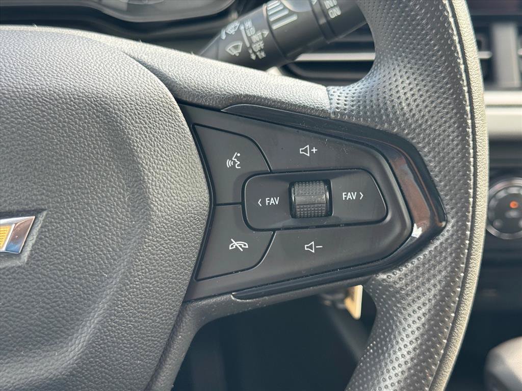 Used 2026 Chevrolet Trax LS FWD image 17