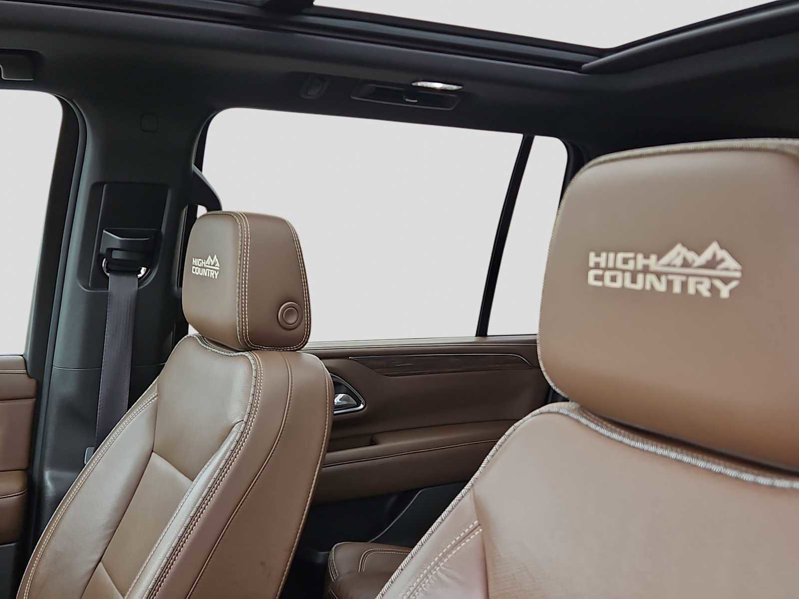 Used 2021 Chevrolet Suburban High Country image 15