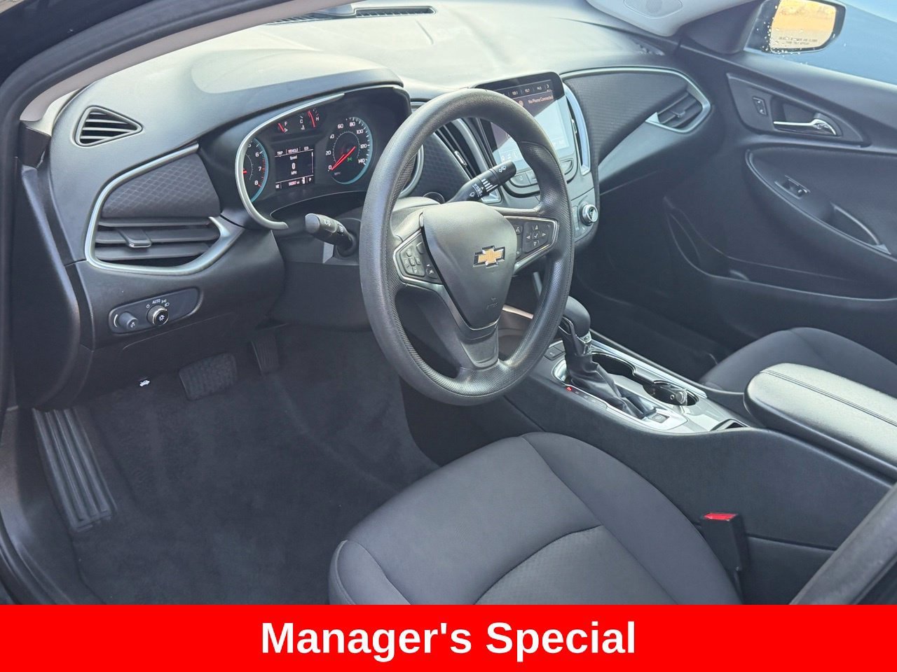 Used 2025 Chevrolet Malibu LT FWD image 13