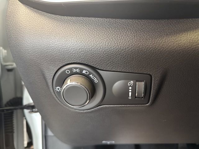 Used 2025 Jeep Compass Sport w/ Mopar Graphics Package image 21