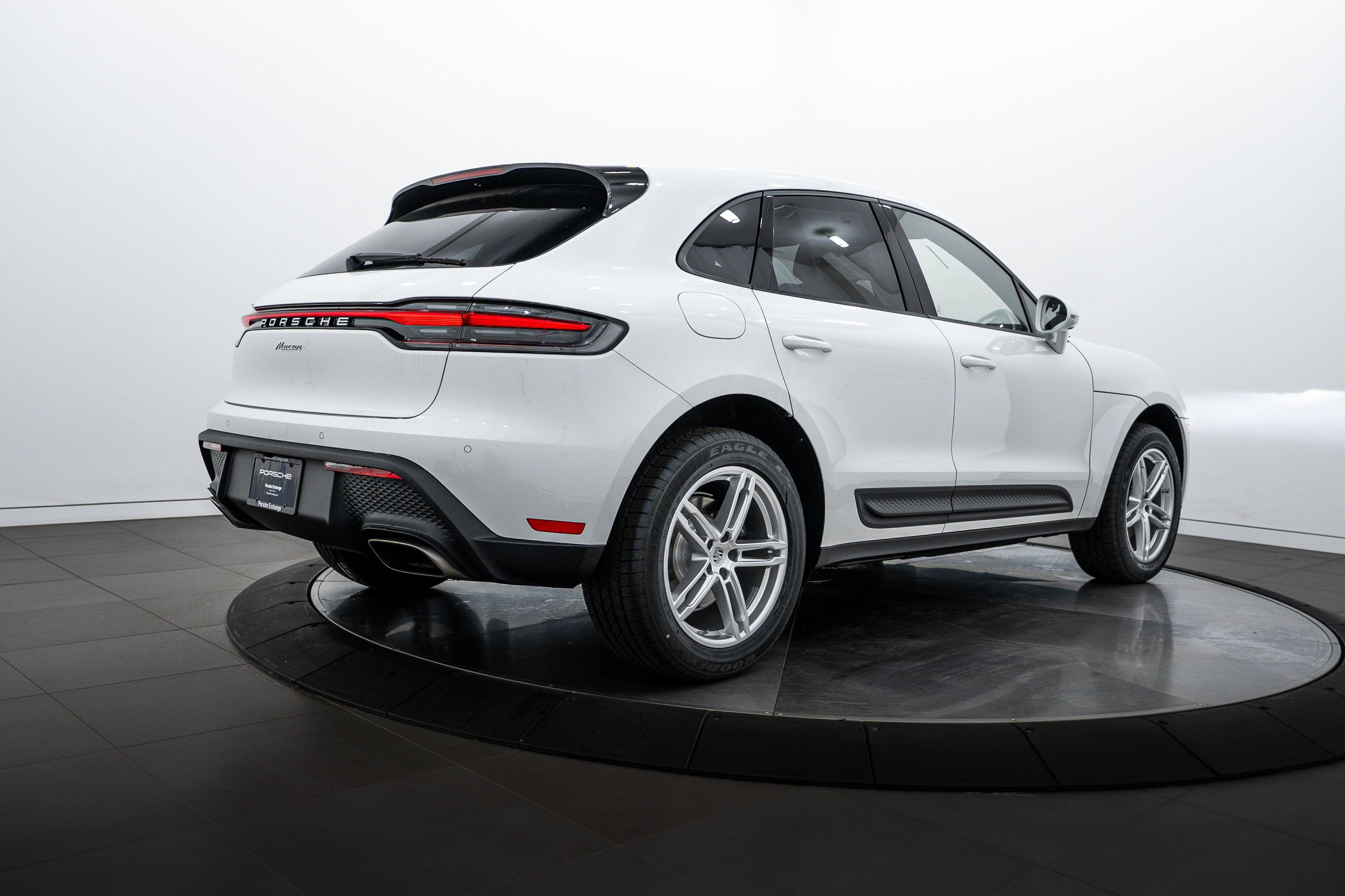 New 2026 Porsche Macan image 7