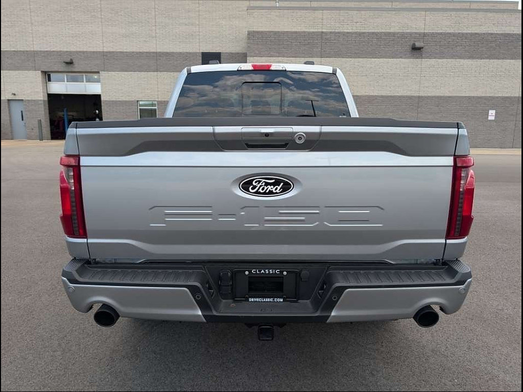 New 2026 Ford F150 XLT w/ Equipment Group 302A MID AWD/4WD image 4