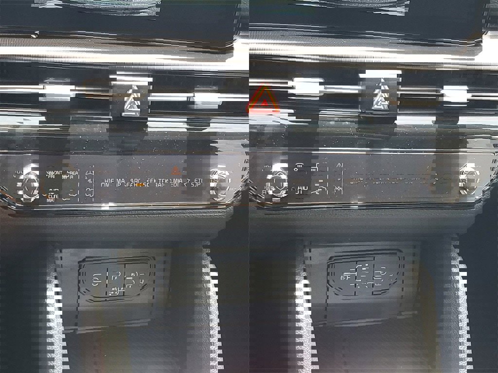 New 2026 Kia Sportage SX image 18