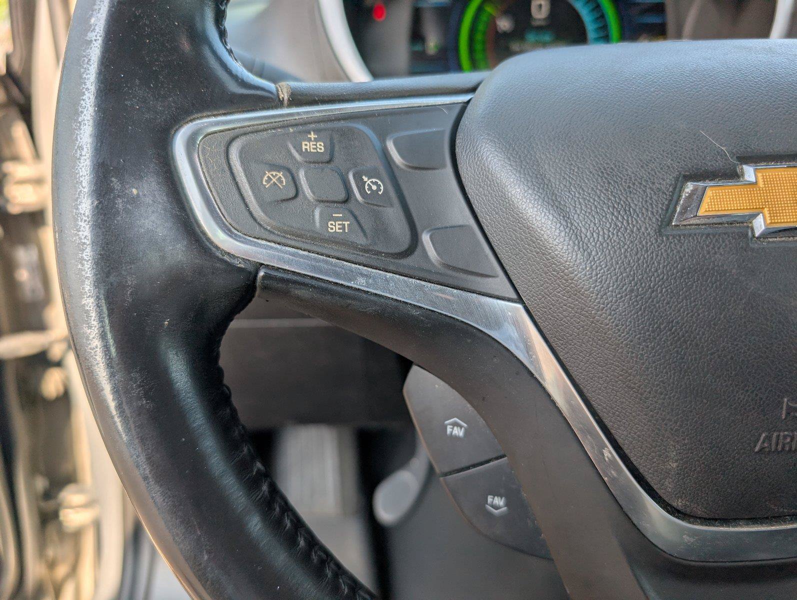 Used 2017 Chevrolet Volt LT FWD image 27