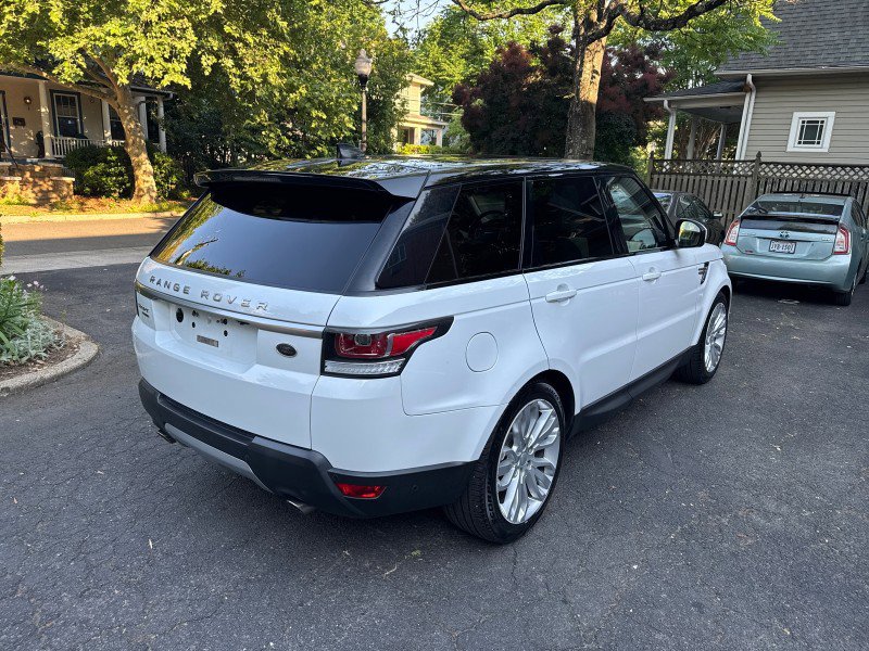 Used 2017 Land Rover Range Rover Sport HSE AWD/4WD image 4