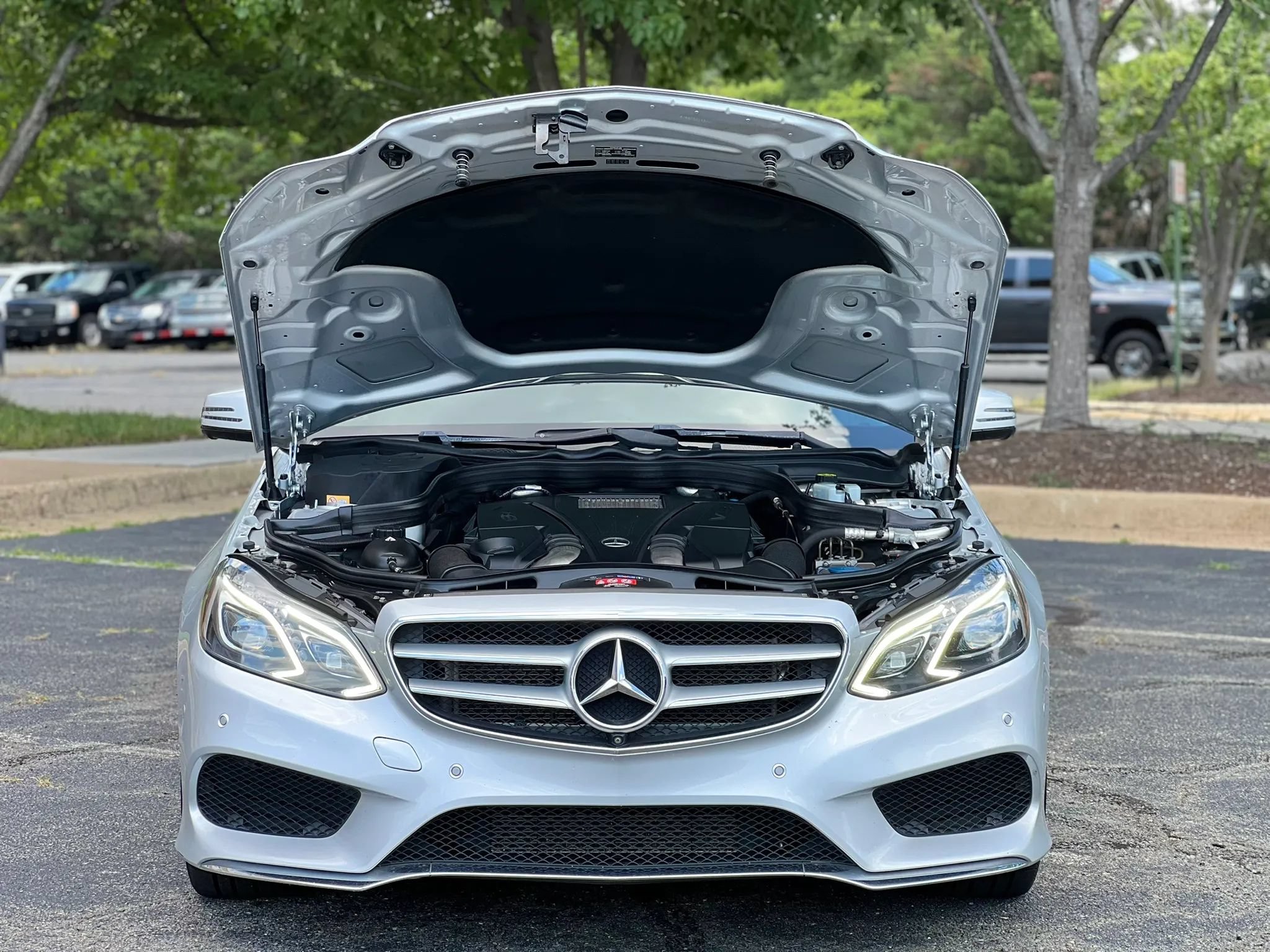 Used 2014 Mercedes-Benz E 550 4MATIC Sedan w/ Premium 1 Package image 43