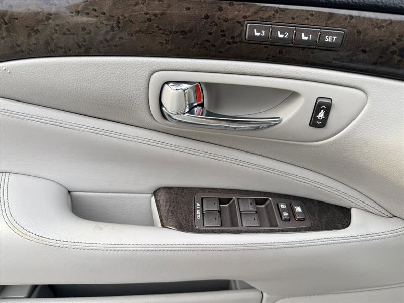Used 2011 Lexus LS 460 AWD w/ Comfort Plus Pkg image 30