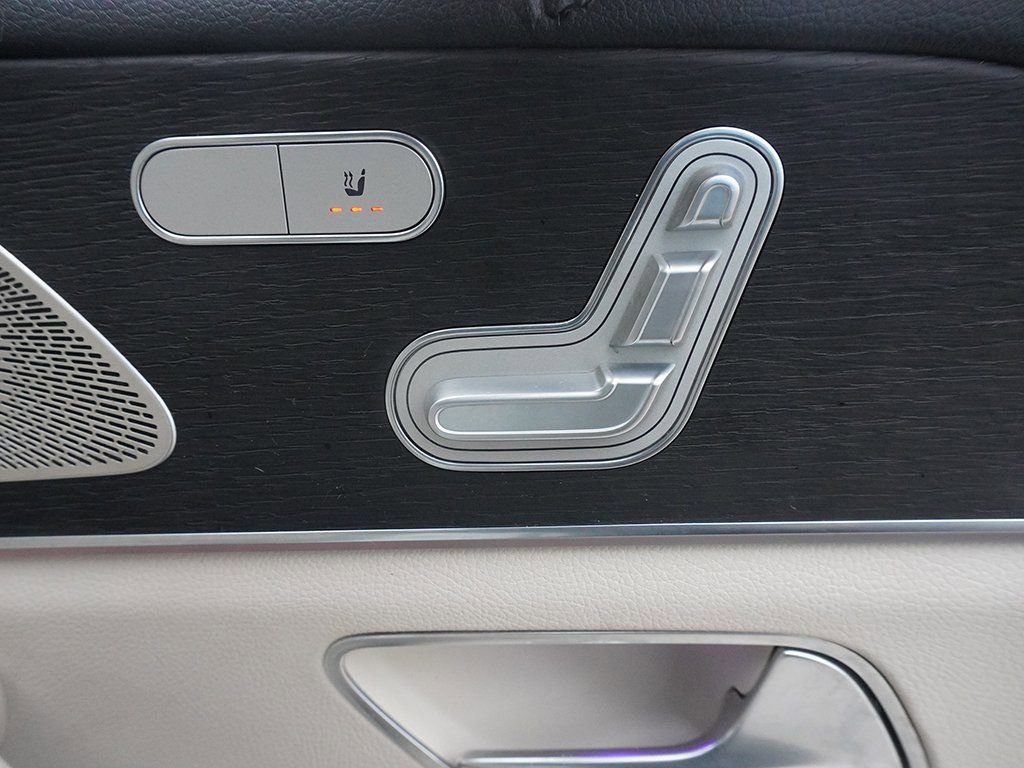 Used 2021 Mercedes-Benz GLS 580 4MATIC w/ Exclusive Trim Package image 35